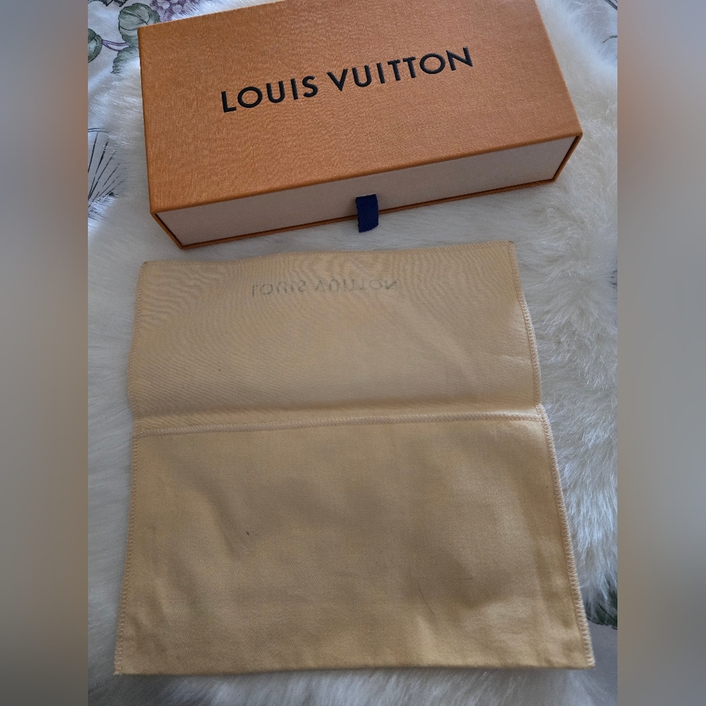Louis Vuitton Dust Bag and Box for wallet - Picture 7 of 12